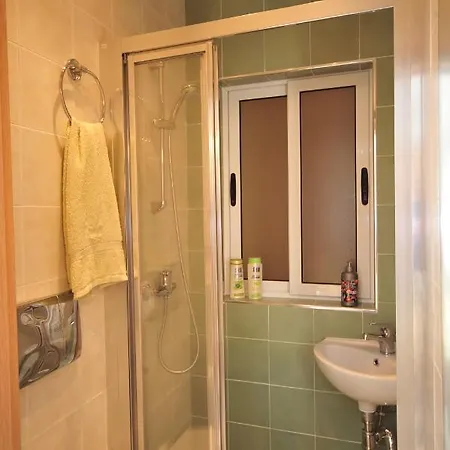 Chesterfield Holiday - 2 Bedroom In アパート
